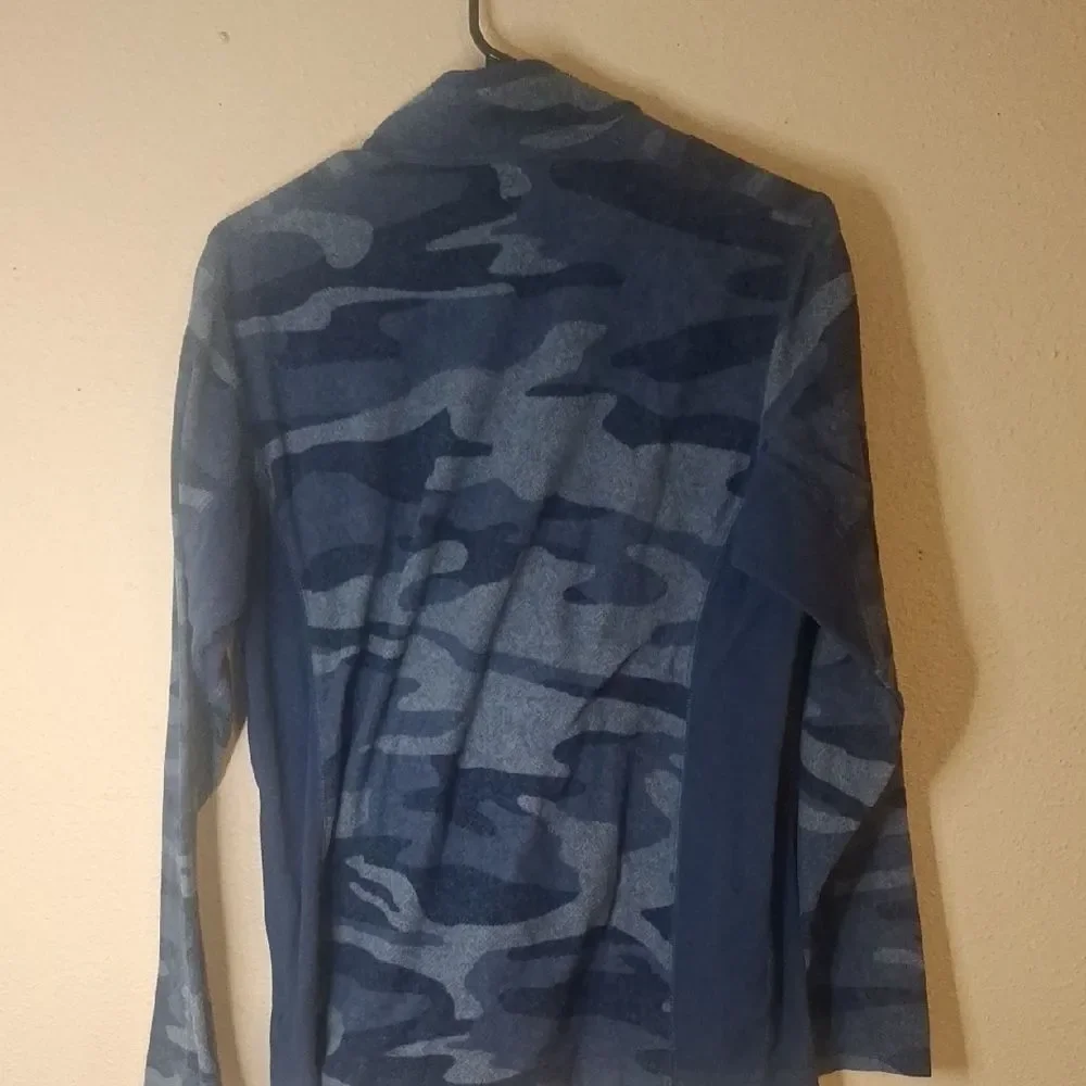 Columbia Men's Blue Camo Sweater size small